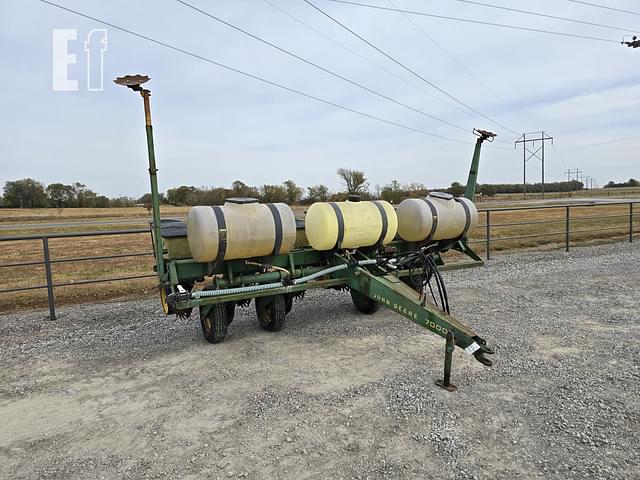 Image of John Deere 7000 equipment image 3