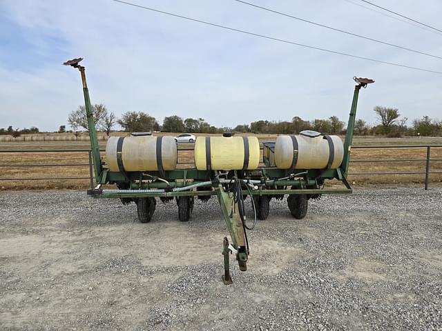 Image of John Deere 7000 equipment image 2