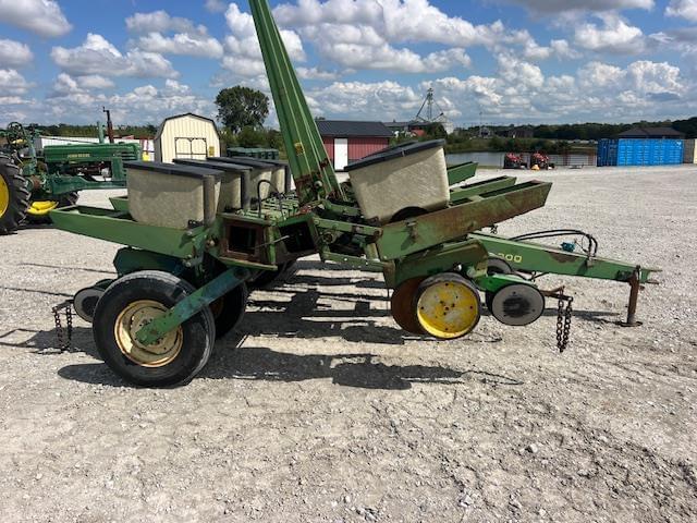 Image of John Deere 7000 equipment image 2