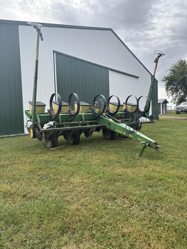 Image of John Deere 7000 equipment image 2