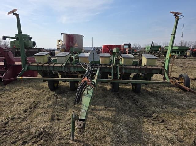 Image of John Deere 7000 equipment image 2