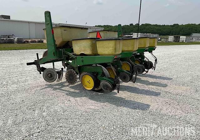Image of John Deere 7000 equipment image 2
