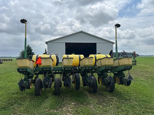 Image of John Deere 7000 equipment image 3
