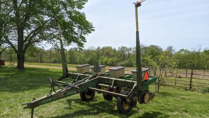 Main image John Deere 7000