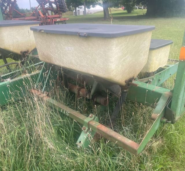 Image of John Deere 7000 equipment image 2