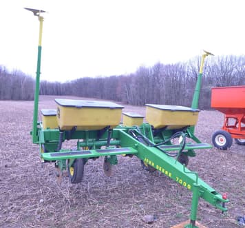 Main image John Deere 7000