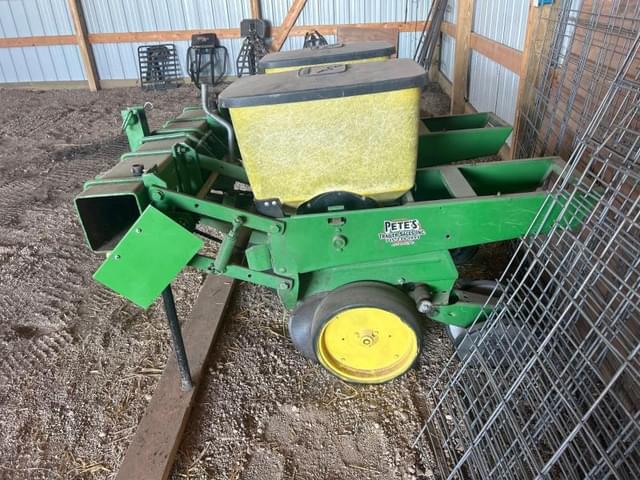 Image of John Deere 7000 equipment image 1
