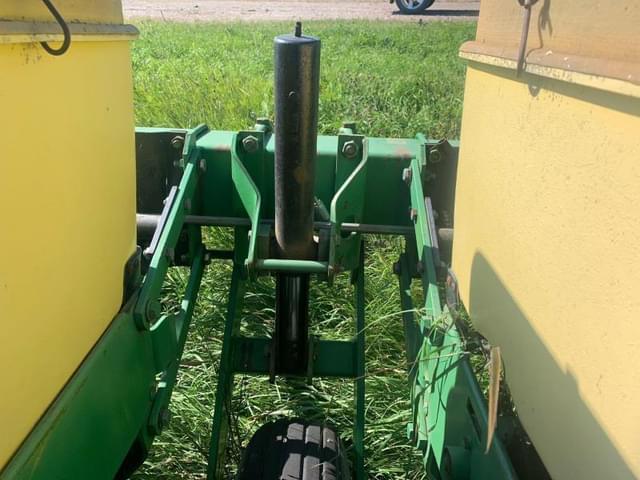 Image of John Deere 7000 equipment image 3