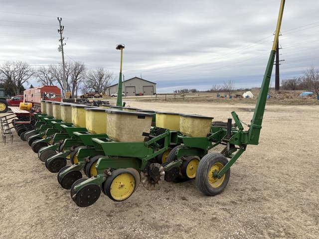Image of John Deere 7000 equipment image 2