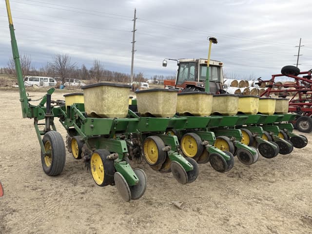 Image of John Deere 7000 equipment image 3
