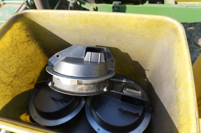 Image of John Deere 7000 equipment image 4