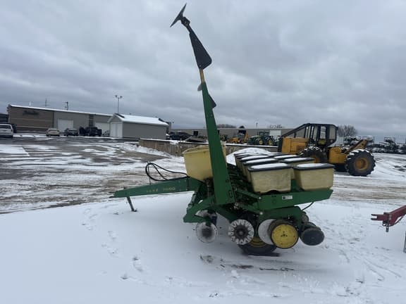 Image of John Deere 7000 equipment image 1