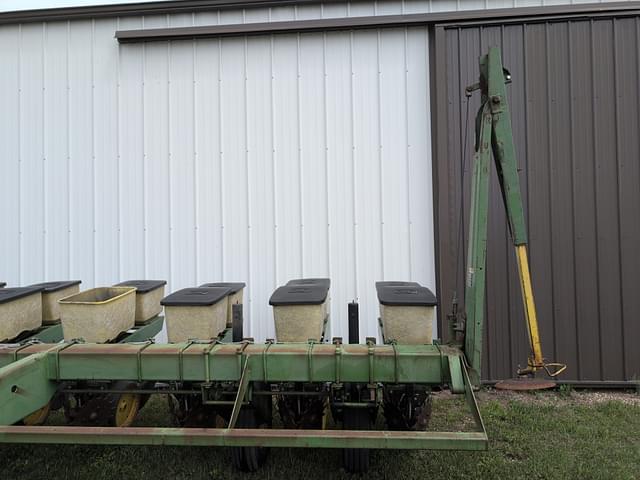 Image of John Deere 7000 equipment image 1