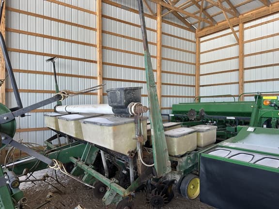 Image of John Deere 7000 equipment image 4