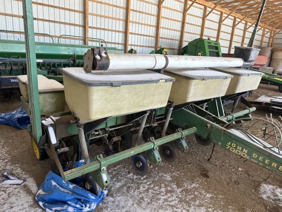 Image of John Deere 7000 Primary image