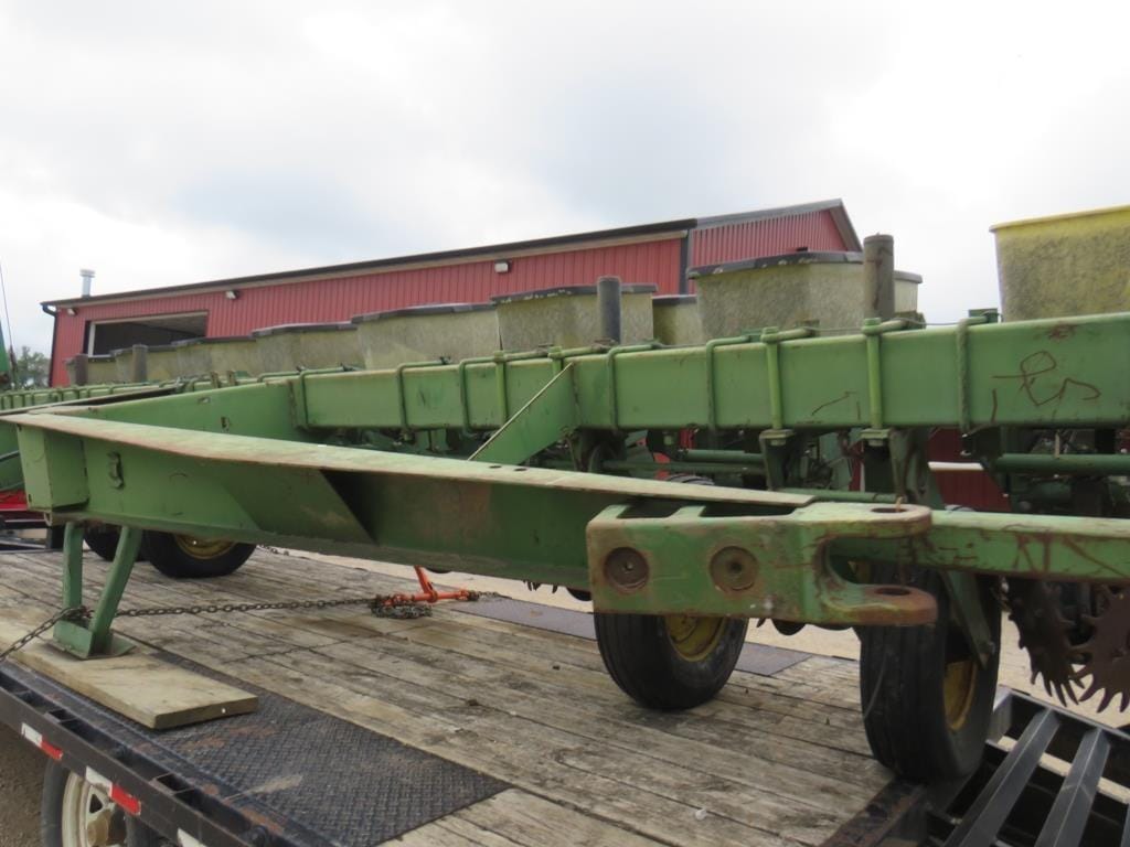 John Deere 7000 Equipment Image0