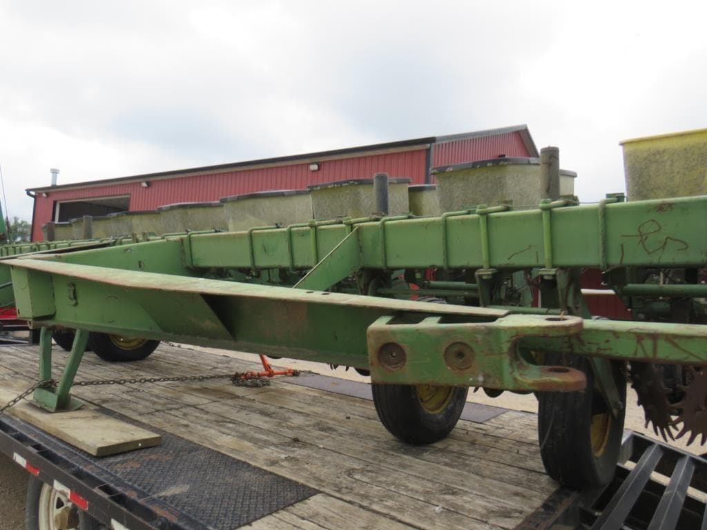Image of John Deere 7000 Primary image