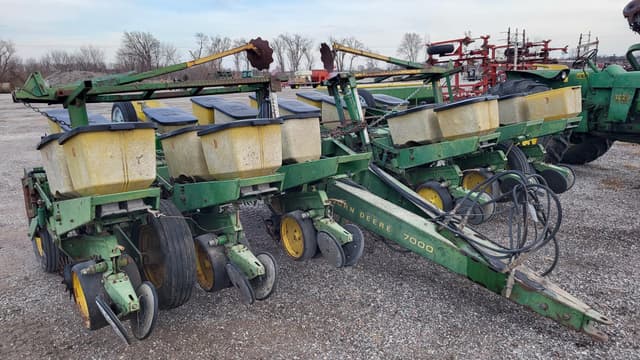 Image of John Deere 7000 equipment image 4