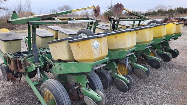 Image of John Deere 7000 equipment image 2