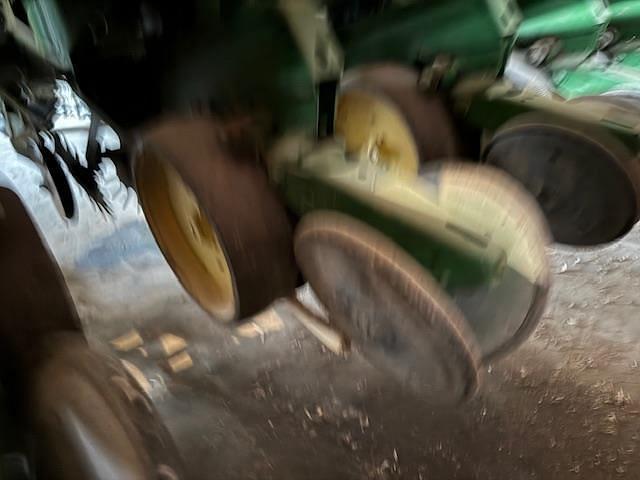 Image of John Deere 7000 equipment image 4