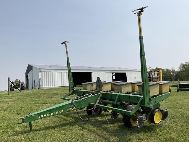 Image of John Deere 7000 equipment image 2