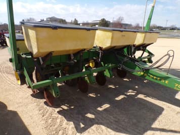 Main image John Deere 7000