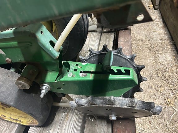 Main image John Deere 7000