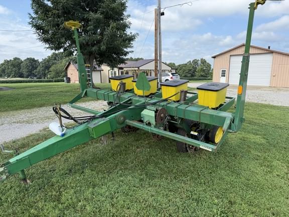 Image of John Deere 7000 Primary image