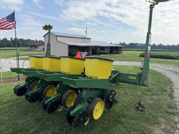 Image of John Deere 7000 equipment image 3