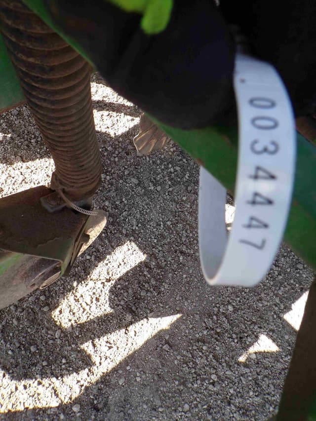 Image of John Deere 7000 equipment image 1