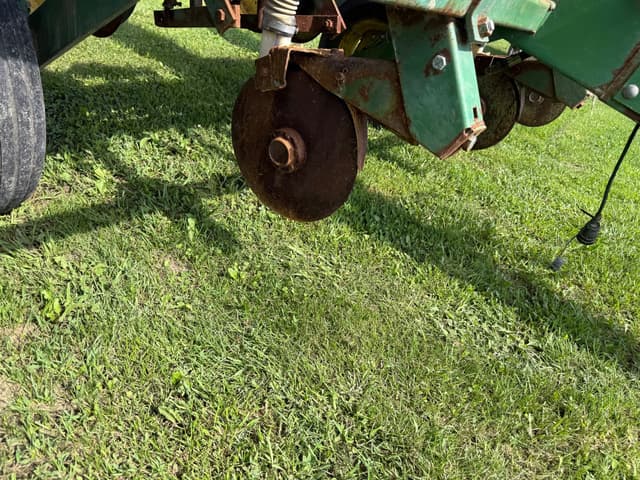 Image of John Deere 7000 equipment image 3