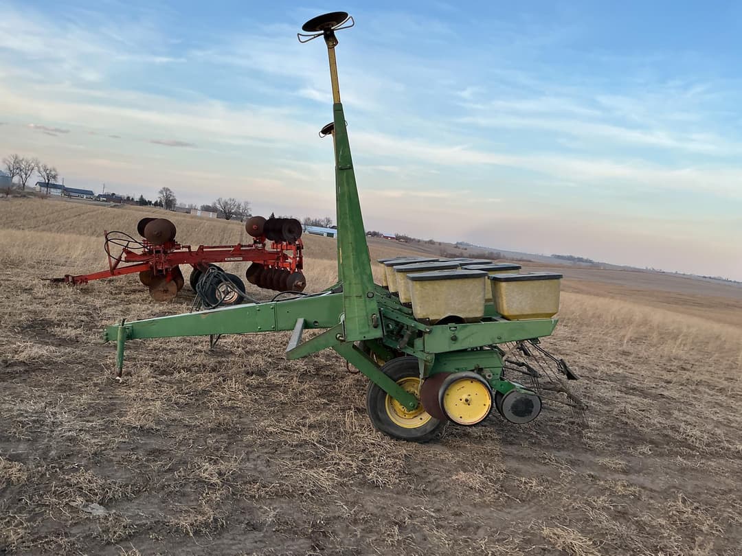 Image of John Deere 7000 Primary image