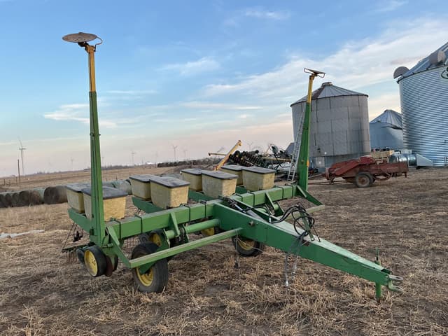 Image of John Deere 7000 equipment image 4