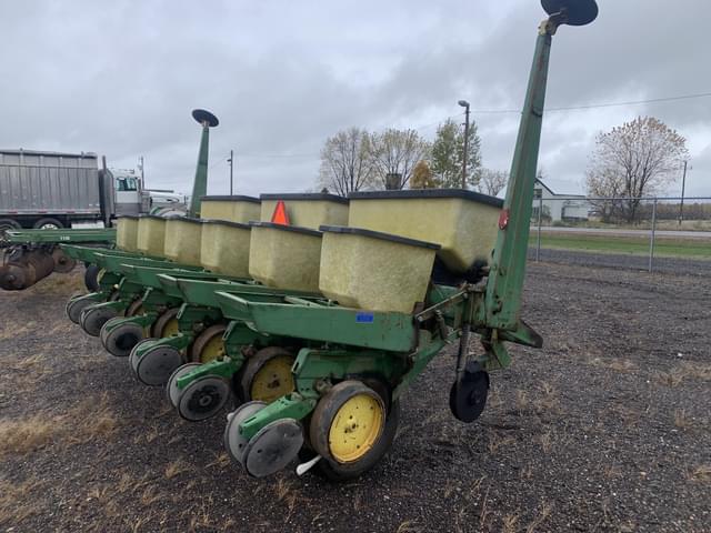 Image of John Deere 7000 equipment image 1