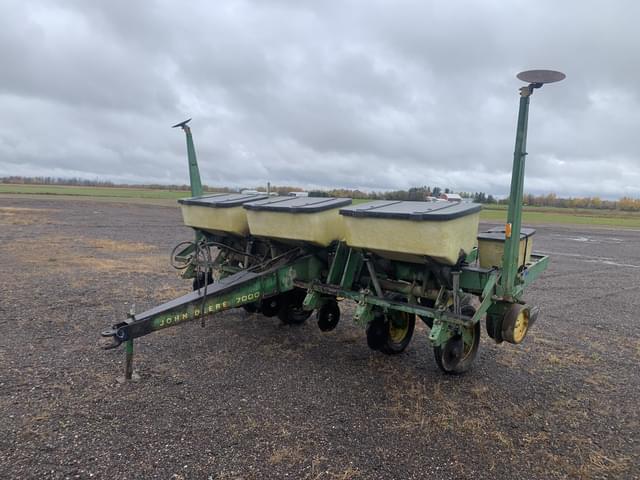 Image of John Deere 7000 equipment image 3