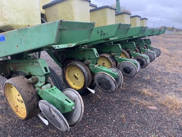 Image of John Deere 7000 equipment image 4