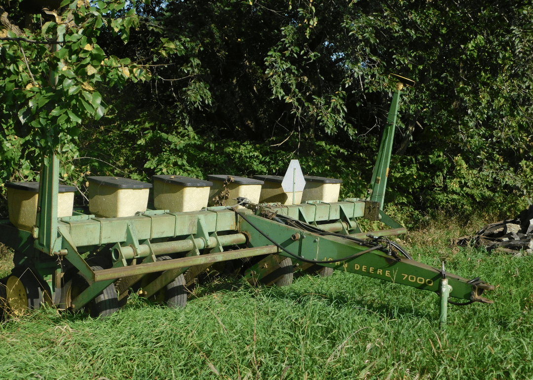 Image of John Deere 7000 Image 1