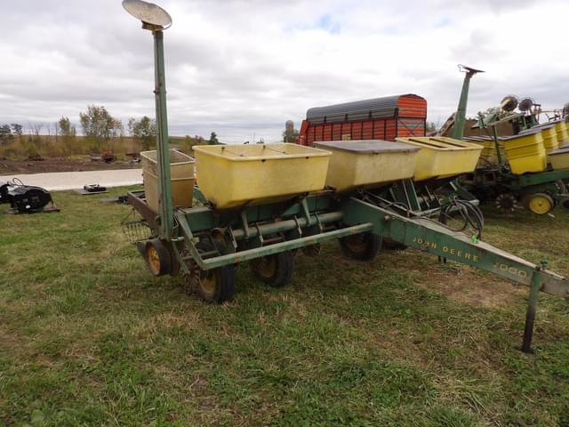 Image of John Deere 7000 equipment image 2