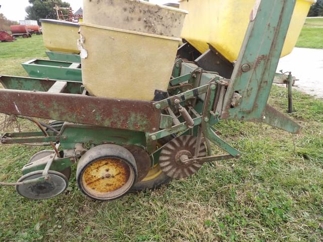 Image of John Deere 7000 equipment image 3