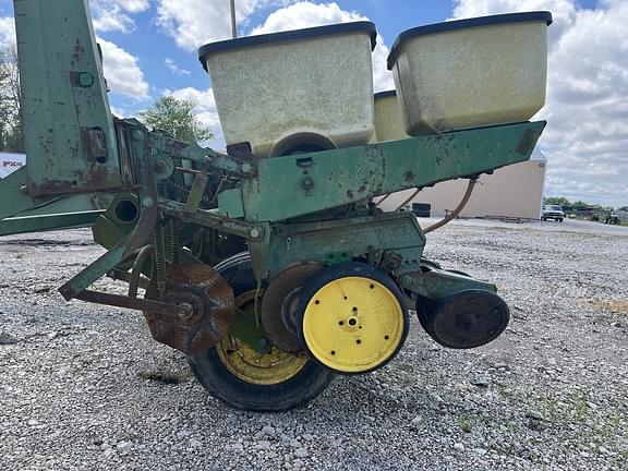 Image of John Deere 7000 equipment image 3