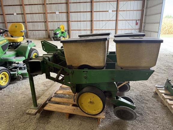 Image of John Deere 7000 equipment image 3