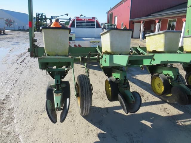 Image of John Deere 7000 equipment image 3