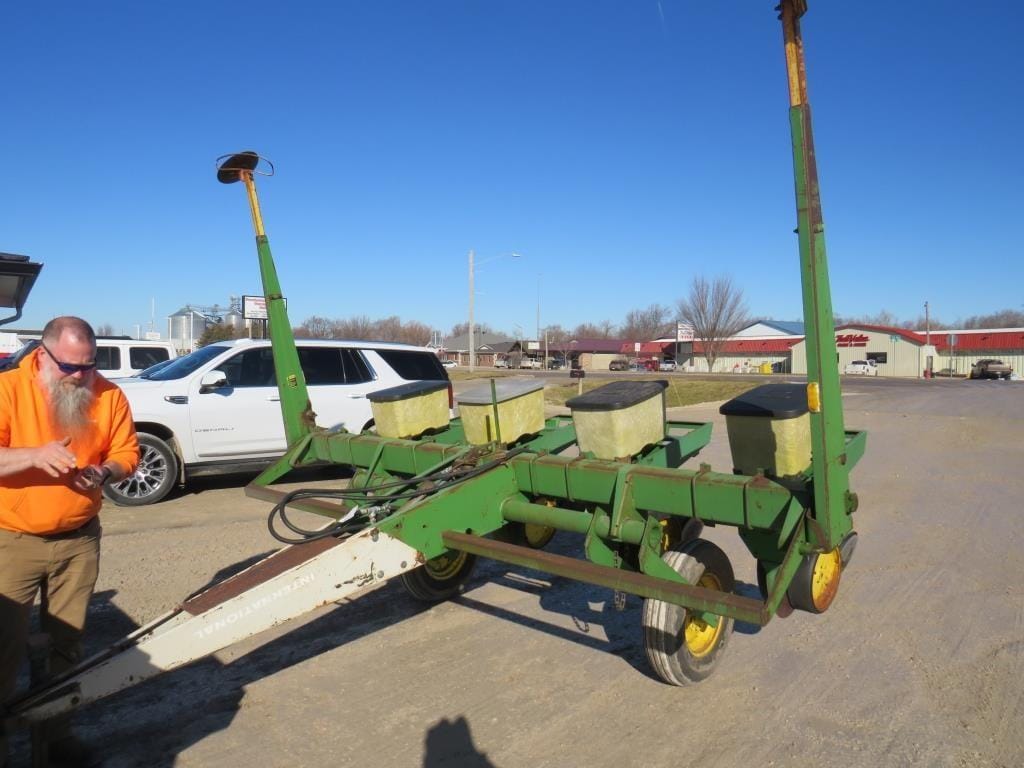 John Deere 7000 Equipment Image0