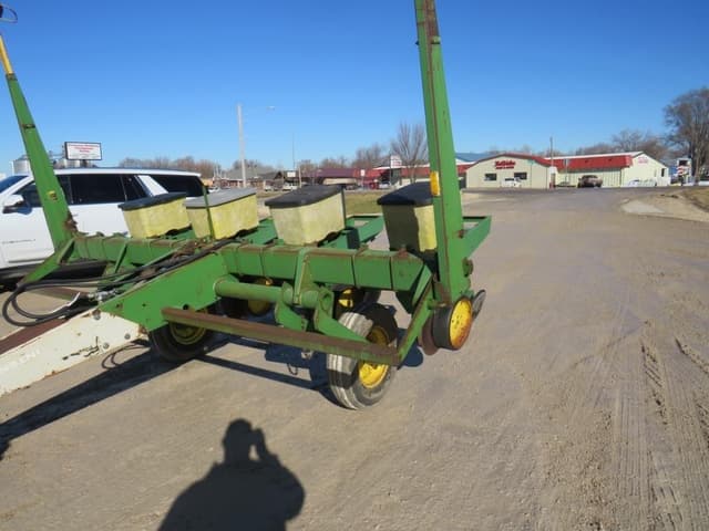 Image of John Deere 7000 equipment image 1