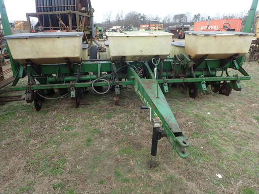Main image John Deere 7000