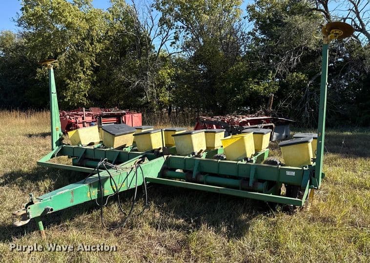 Image of John Deere 7000 Primary image