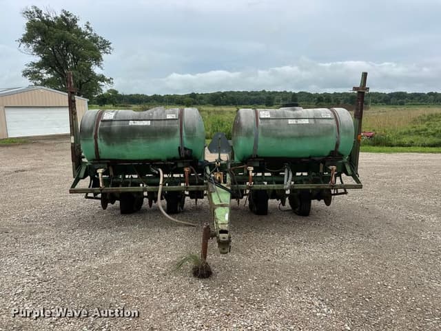 Image of John Deere 7000 equipment image 1