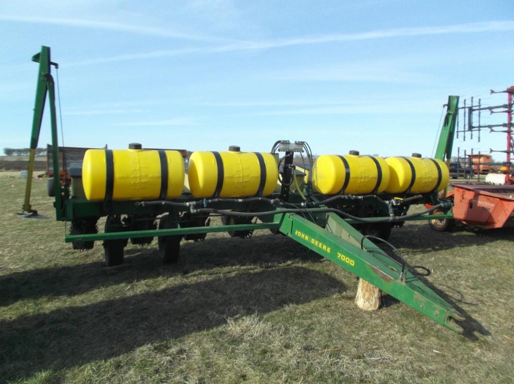 Main image John Deere 7000