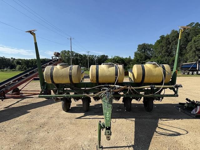 Image of John Deere 7000 equipment image 1