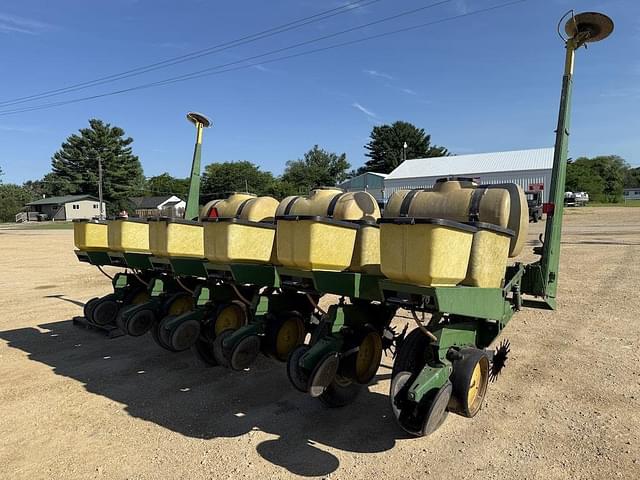 Image of John Deere 7000 equipment image 4